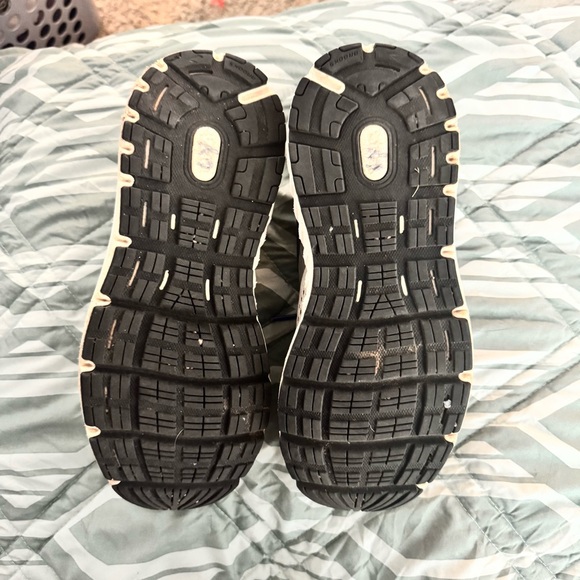 Women’s Brooks Addiction 4 Size 10 Narrow - Picture 4 of 4